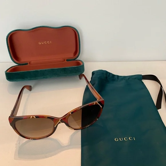 Gucci | Accessories | Gucci Womens Brown And Navy  display picture 1
